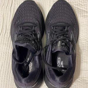 Brooks Black Athletic Shoes